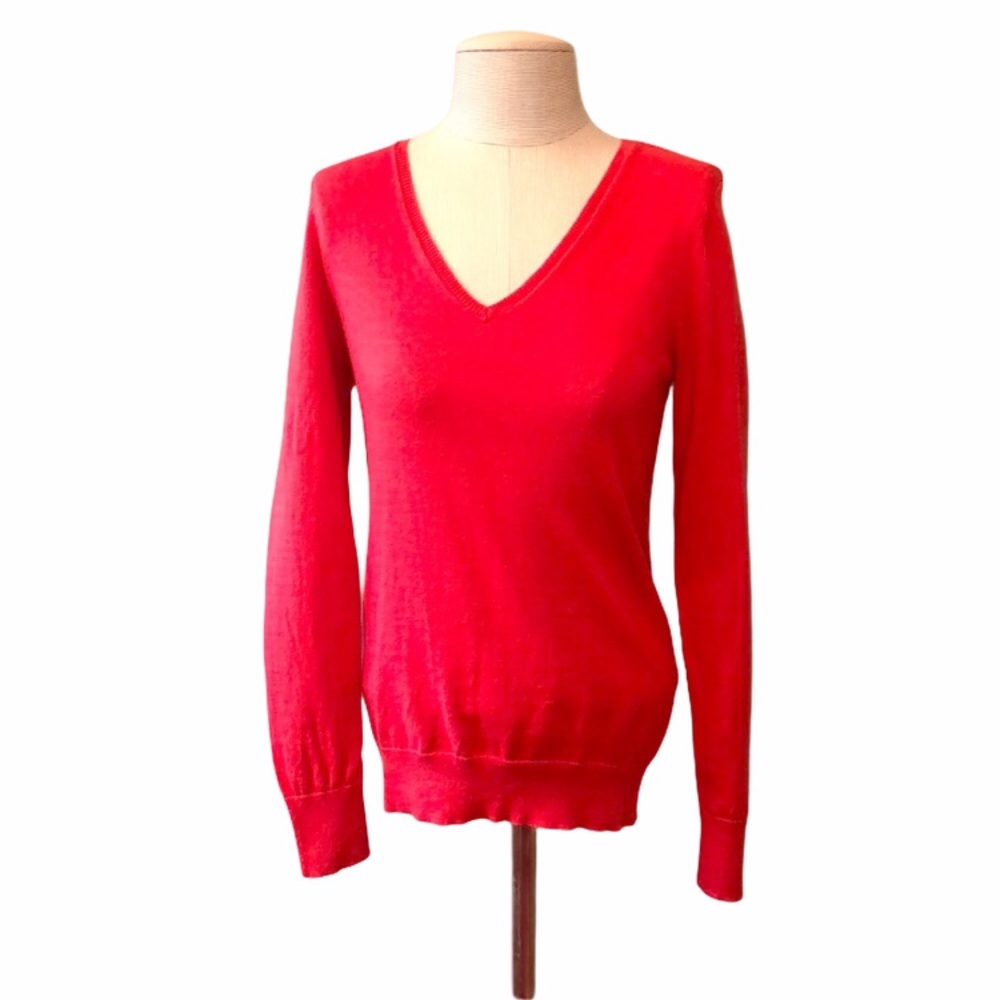 LOFT coral light weight v-neck sweater size X-Small
